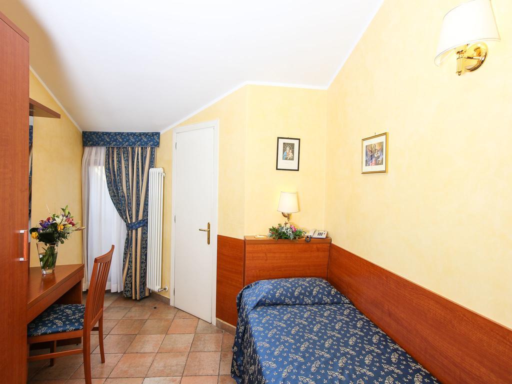 Casa Di Santa Francesca Romana A Ponte Rotto Pokoj fotografie